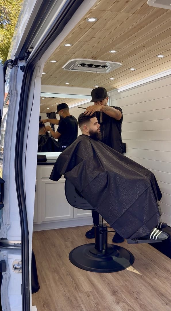 Haircut by Juice The Barber smp